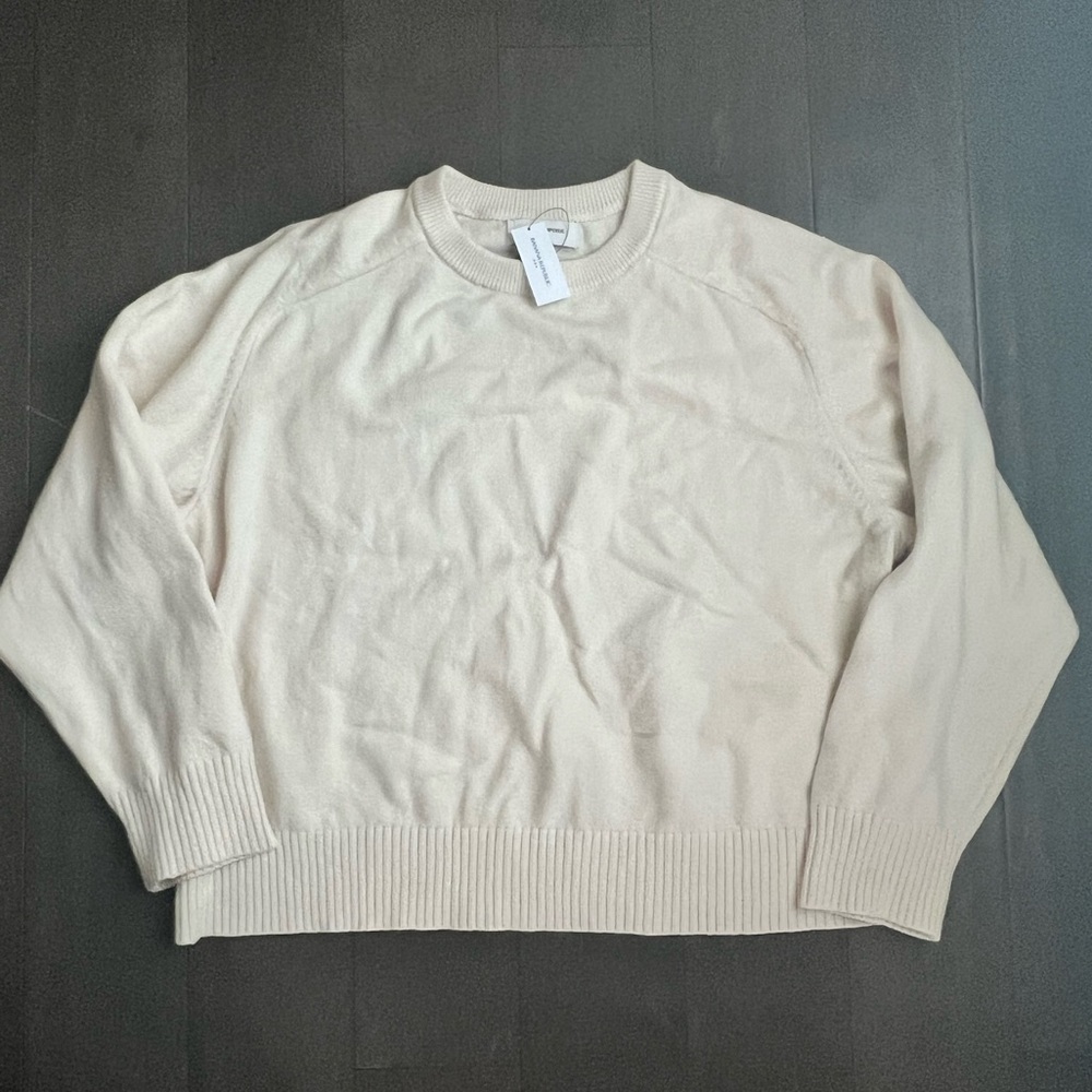 Banana Republic Factory Cream Crew Neck Sweater